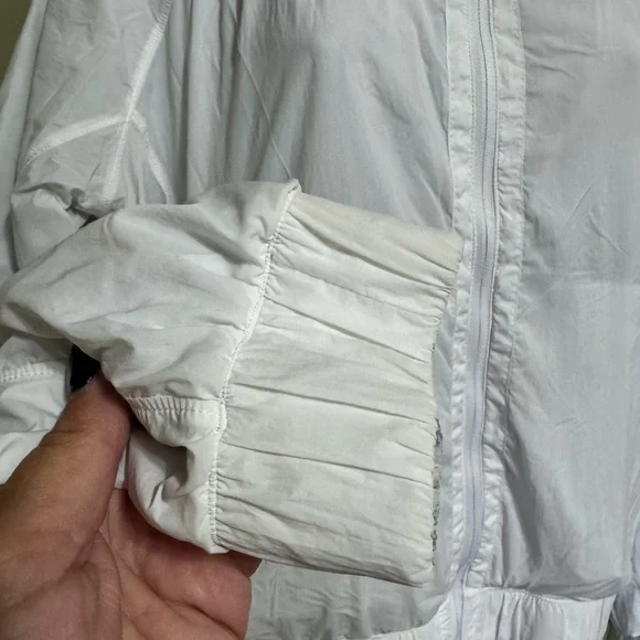 Lululemon Bombs Away Reversible Jacket White/Gray Printed Nylon Size L - Picture 3 of 10